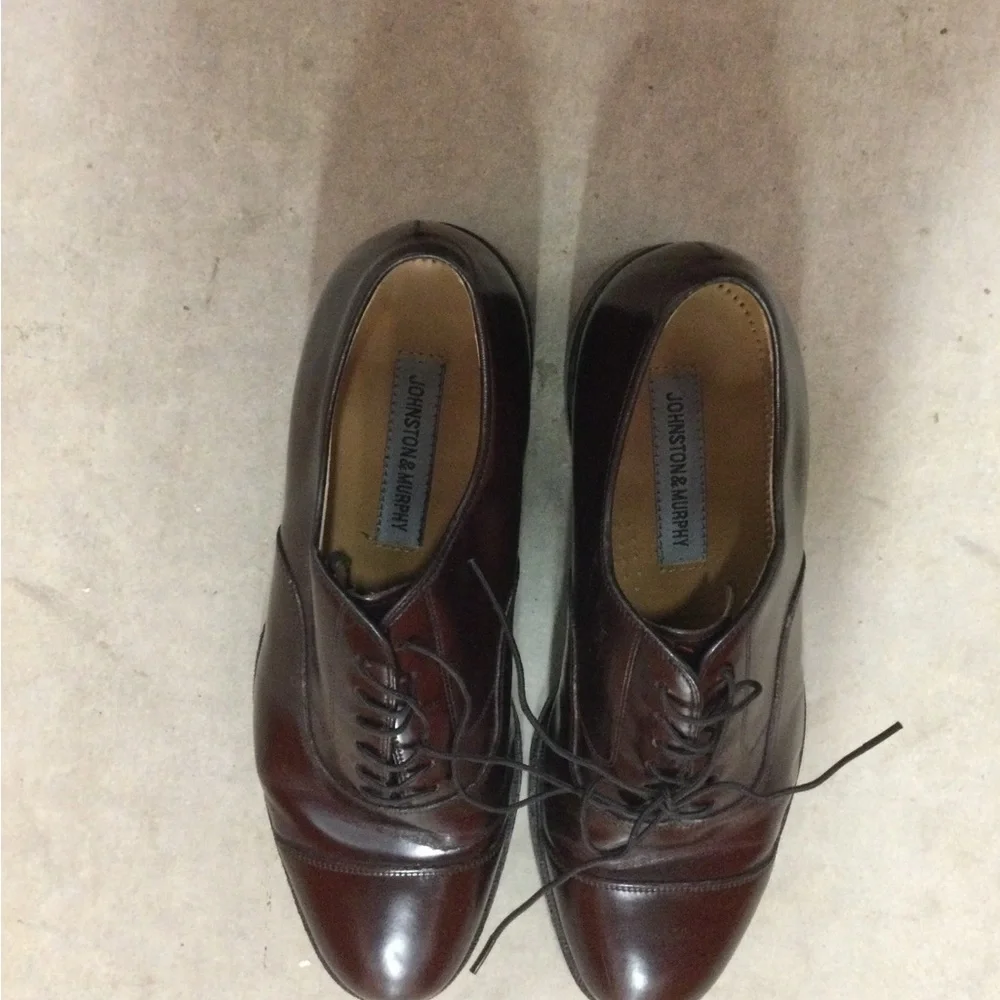 Johnston & Murphy Men’s Dark Brown Leather Cap-Toe Oxfords